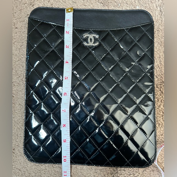 Chanel quilted ipad case - Picture 4 of 4